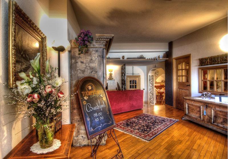 Meuble Garni Della Contea Hotel Бормио Екстериор снимка