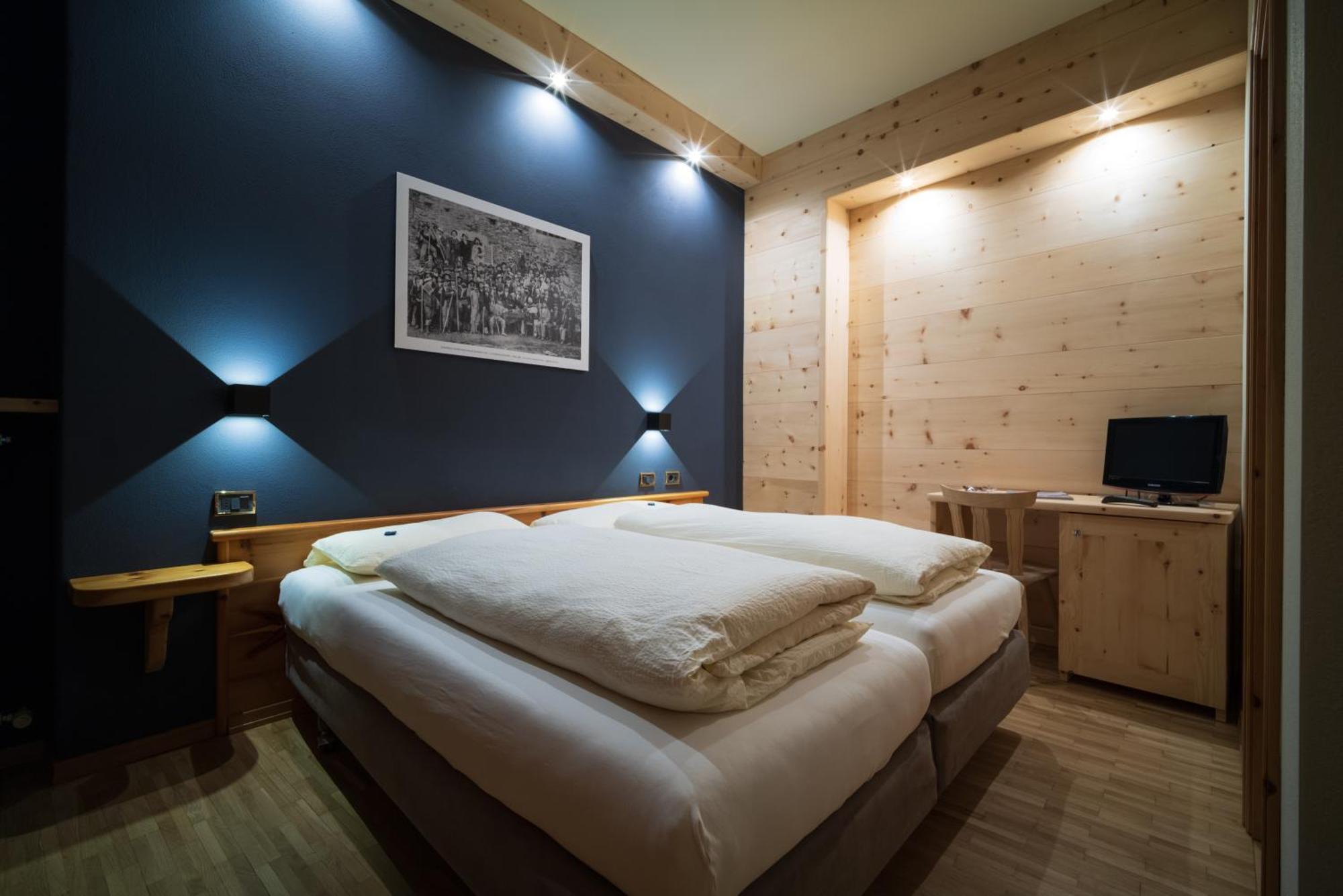 Meuble Garni Della Contea Hotel Бормио Екстериор снимка