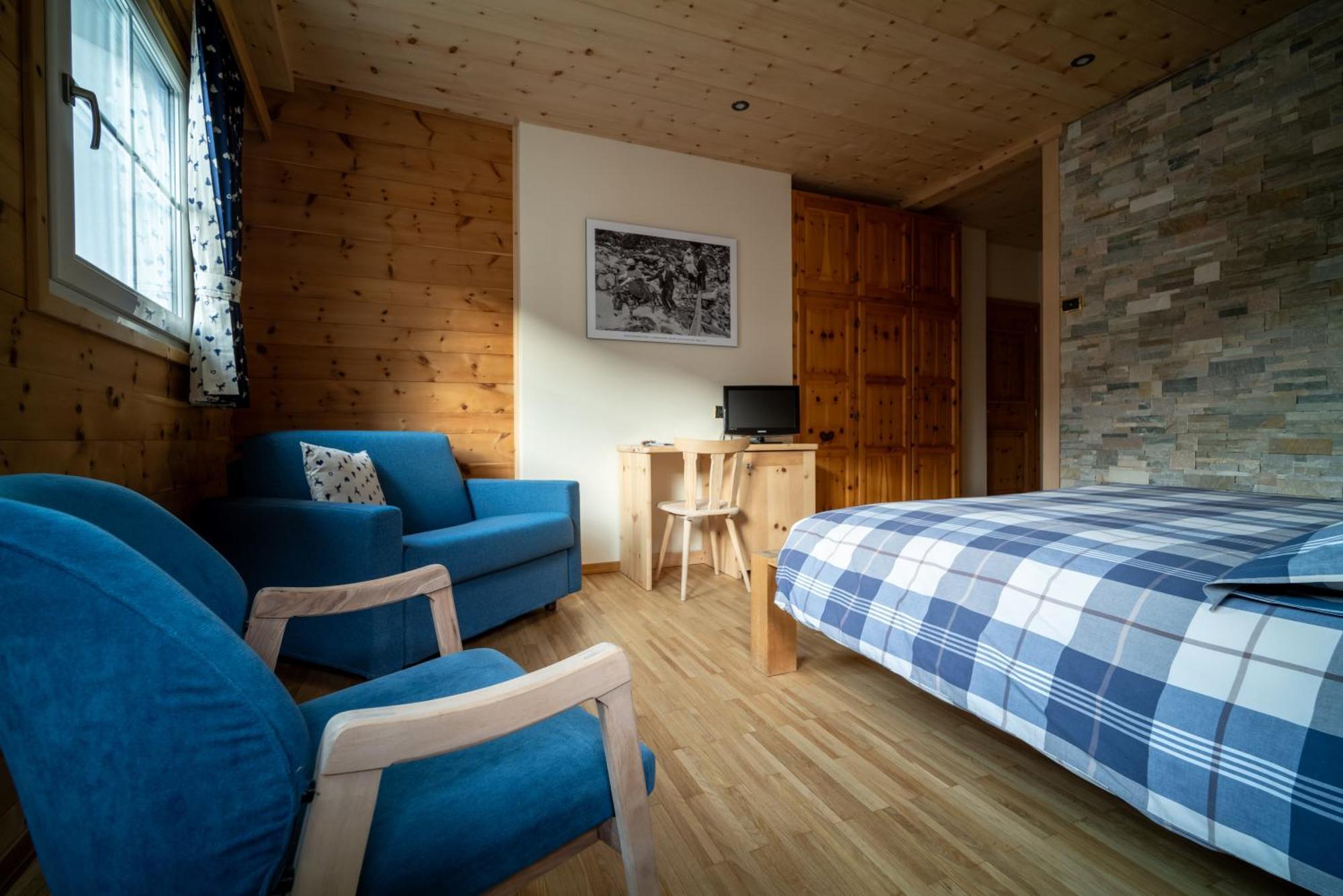 Meuble Garni Della Contea Hotel Бормио Екстериор снимка
