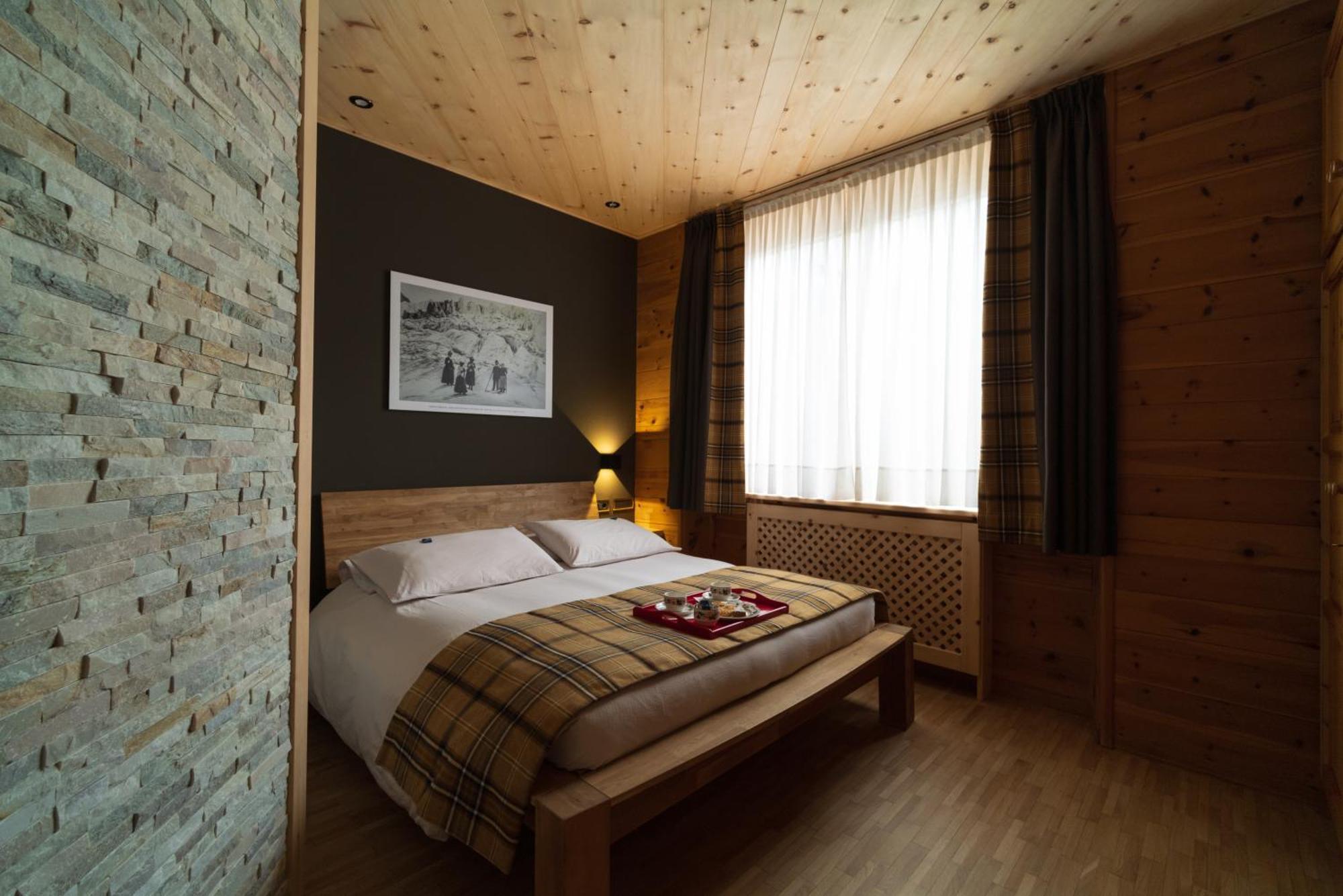Meuble Garni Della Contea Hotel Бормио Екстериор снимка