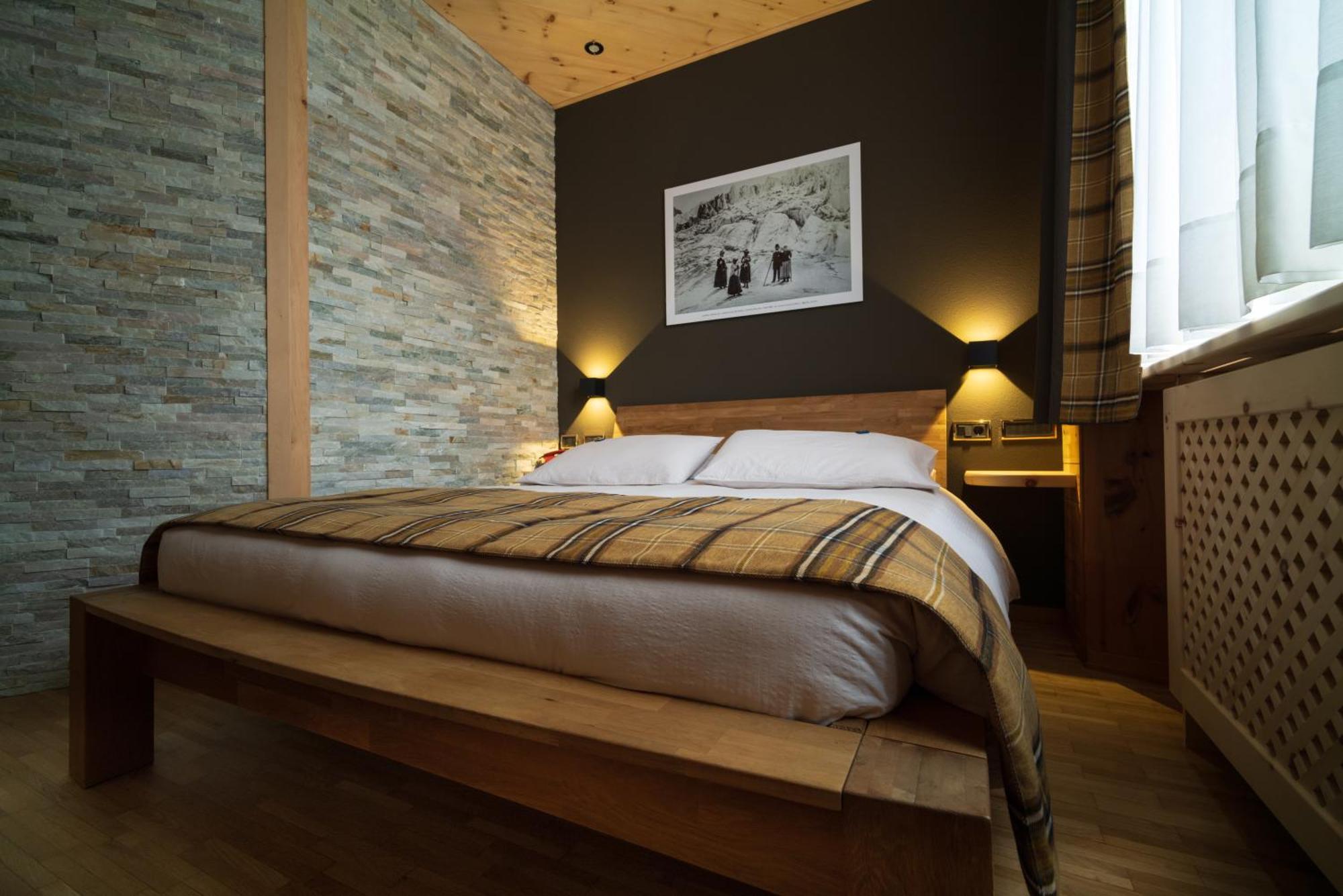 Meuble Garni Della Contea Hotel Бормио Екстериор снимка