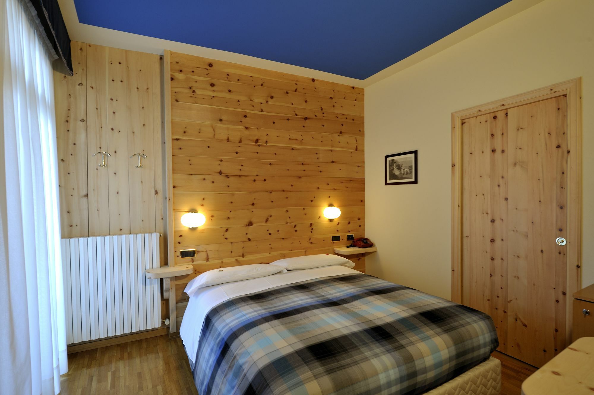 Meuble Garni Della Contea Hotel Бормио Екстериор снимка