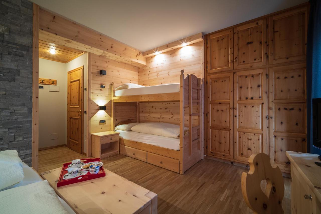 Meuble Garni Della Contea Hotel Бормио Екстериор снимка
