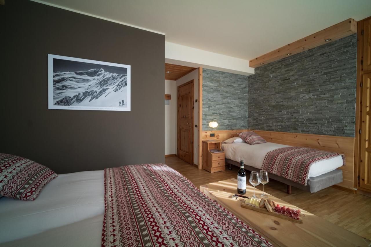 Meuble Garni Della Contea Hotel Бормио Екстериор снимка