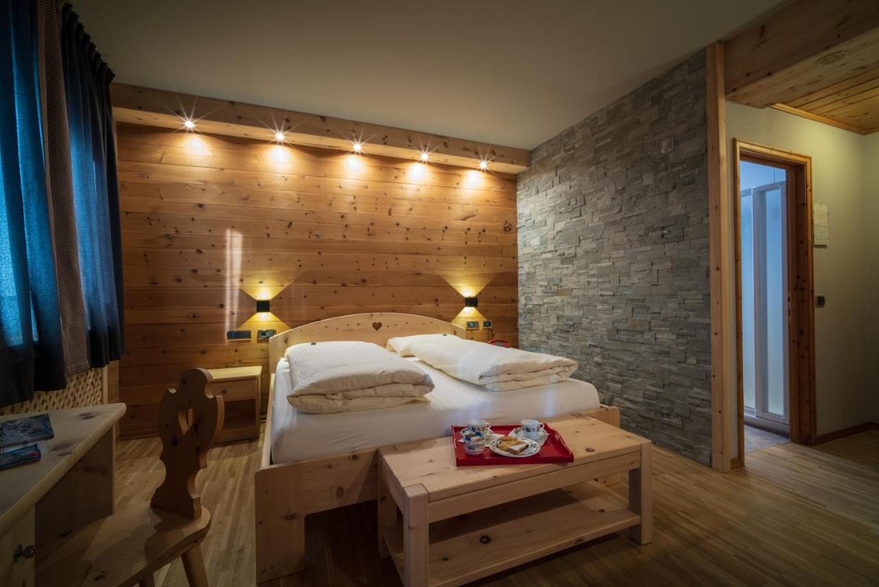 Meuble Garni Della Contea Hotel Бормио Екстериор снимка